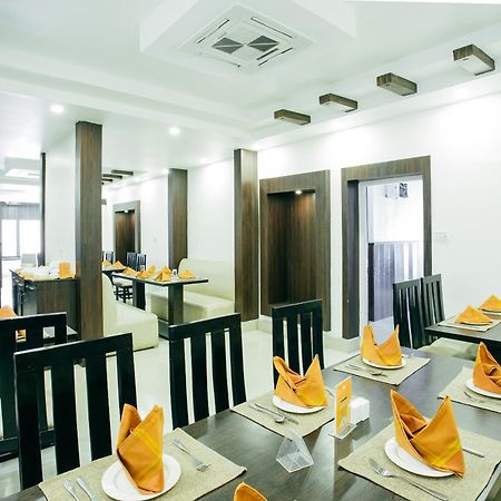 Oyo 11474 Gangaur Regency Boutique Hotel Katmandu Kültér fotó