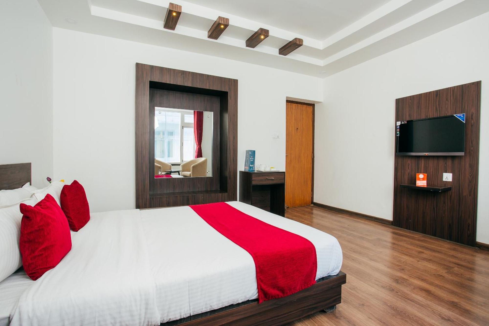 Oyo 11474 Gangaur Regency Boutique Hotel Katmandu Kültér fotó