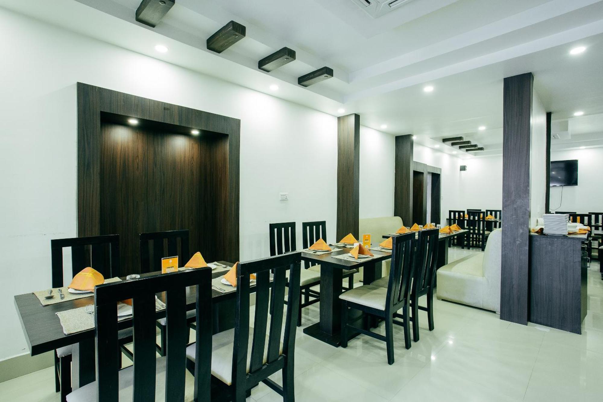 Oyo 11474 Gangaur Regency Boutique Hotel Katmandu Kültér fotó